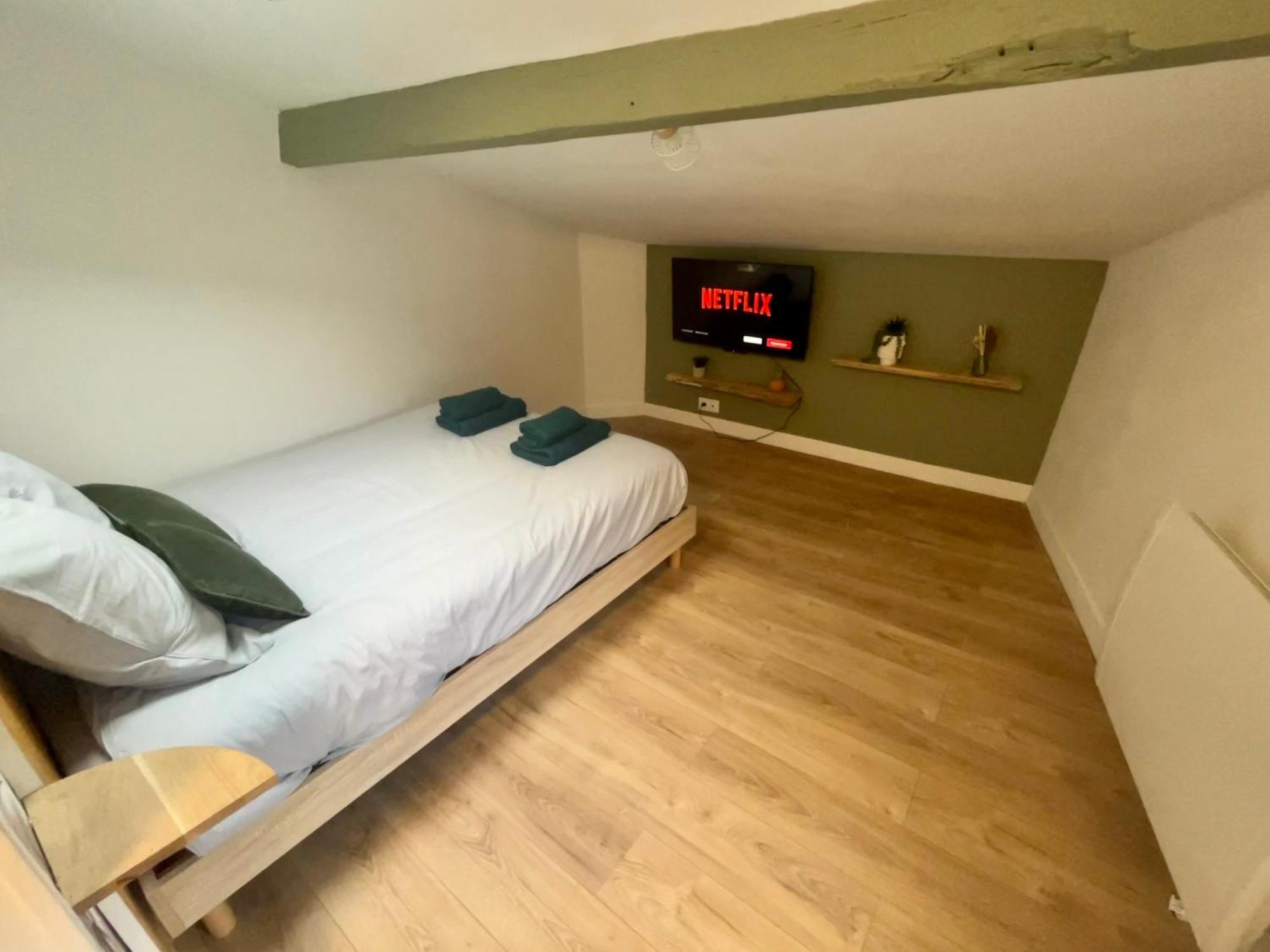Apartamento Sous Les Toits Du Parvis Niort Exterior foto